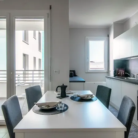 Spacious Joivy Apt In Stunning קומו