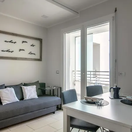 דירה Spacious Joivy Apt In Stunning