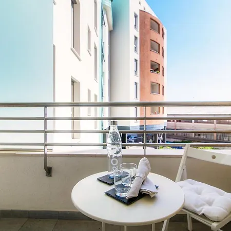 Spacious Joivy Apt In Stunning * קומו