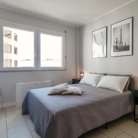 Spacious Joivy Apt In Stunning Appartamento Côme