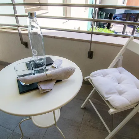 Spacious Joivy Apt In Stunning דירה *