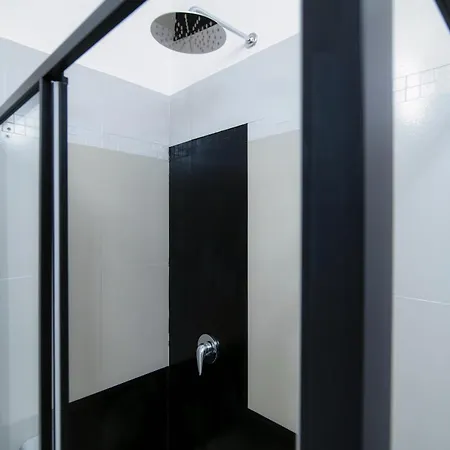 Spacious Joivy Apt In Stunning קומו