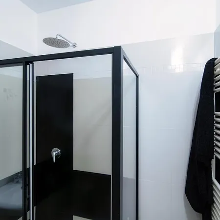 Spacious Joivy Apt In Stunning דירה