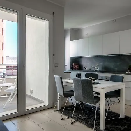 Spacious Joivy Apt In Stunning דירה *
