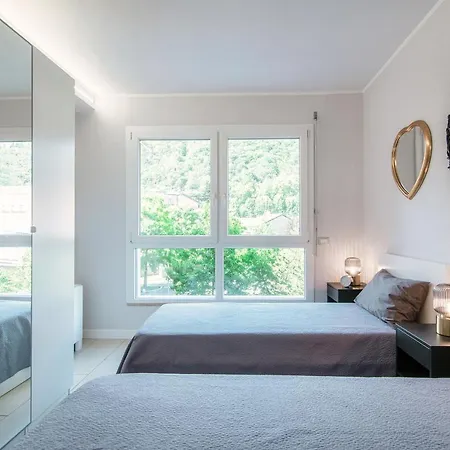 Spacious Joivy Apt In Stunning Appartamento Côme